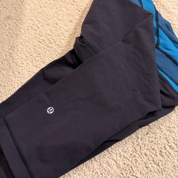 Lululemon Athletica Black Cropped Leggings with Blue Waistband - Picture 9 of 9